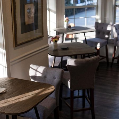 Hounds Tooth Inn Окхерст Экстерьер фото