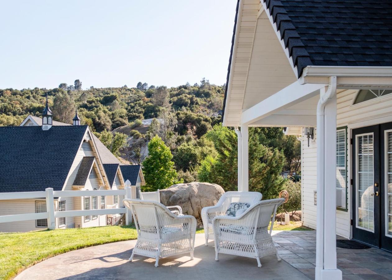 Hounds Tooth Inn Окхерст Экстерьер фото