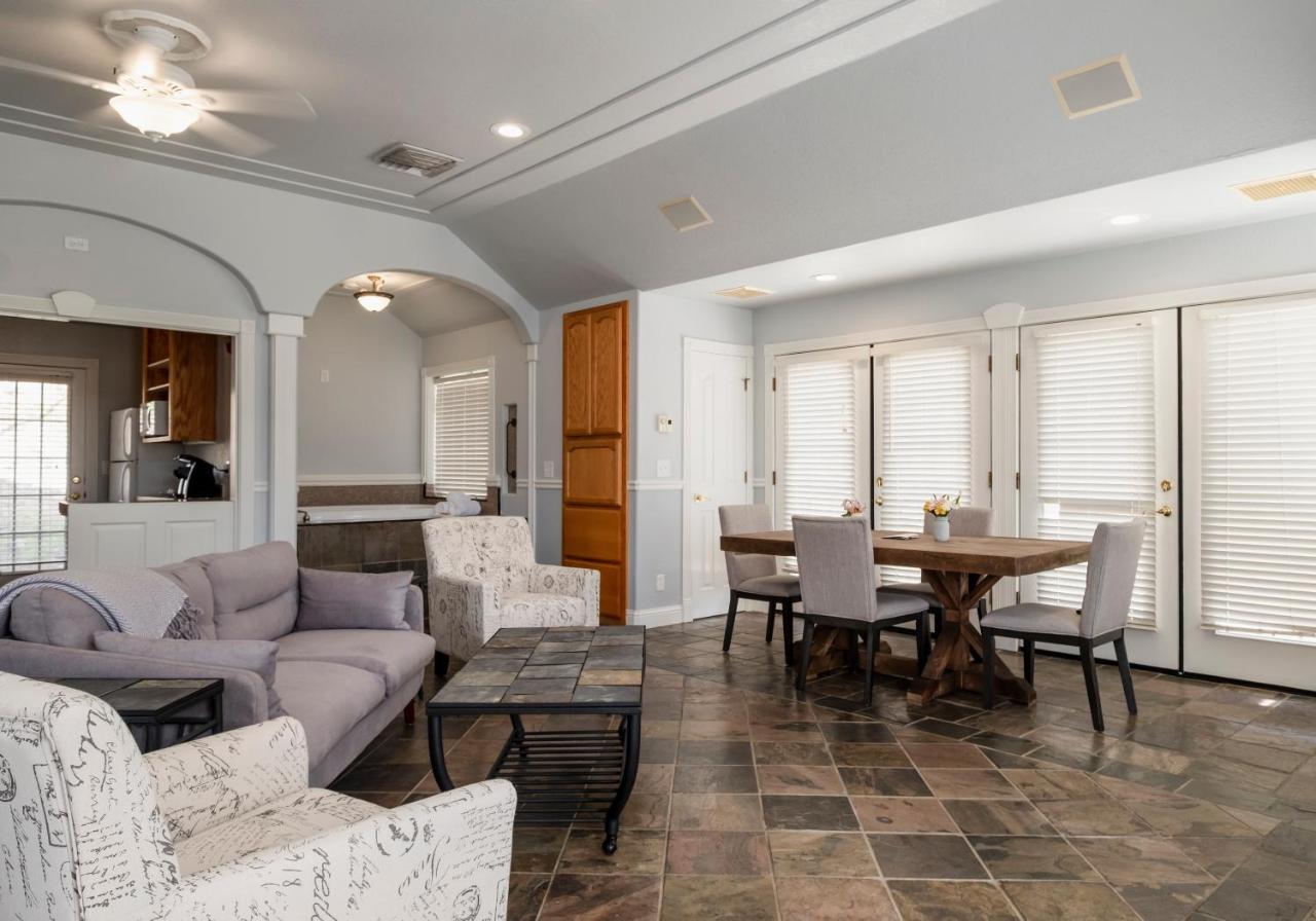Hounds Tooth Inn Окхерст Экстерьер фото